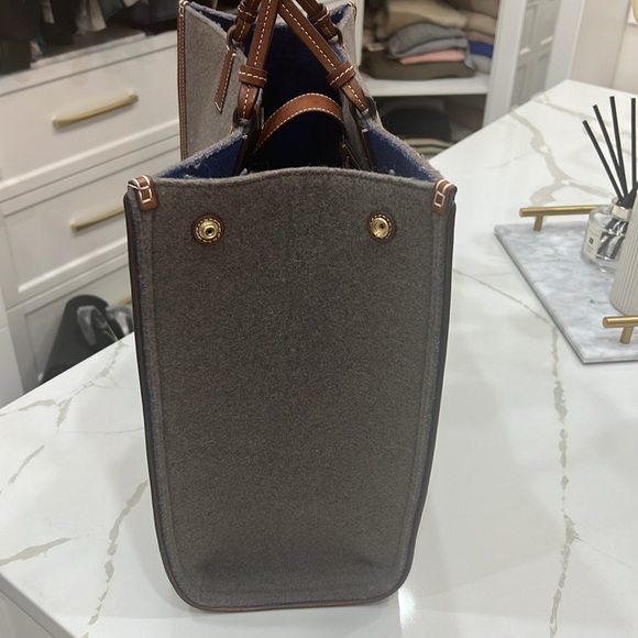 Tory Burch Ella Wool Blend Felt tote. Grey color. - Picture 2 of 8